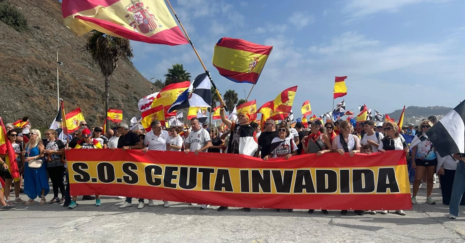 Ceuta al Límite: Clam Ciutadà, Tensió a la Frontera i Repercussions Polítiques