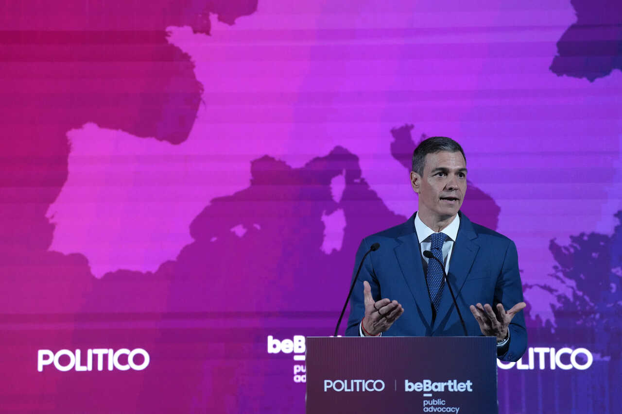 Político reforça la seva aposta a Espanya amb dos nous fitxatges clau d'El Confidencial